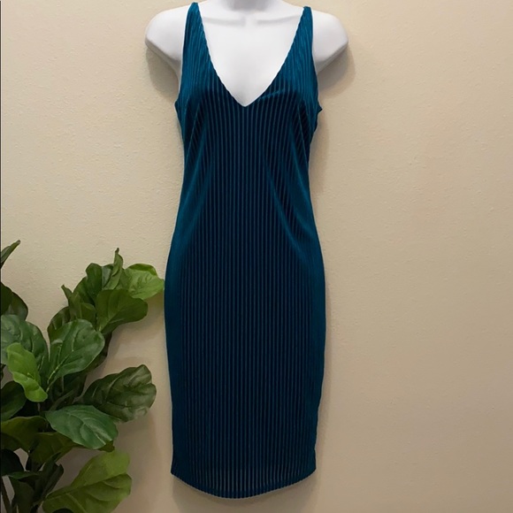 Forever 21 Dresses & Skirts - Emerald aqua  green velvet dress